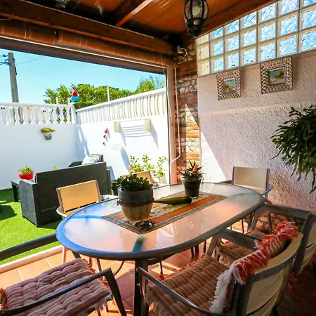 2 Bedroom House Anubis Only Families Holiday home *